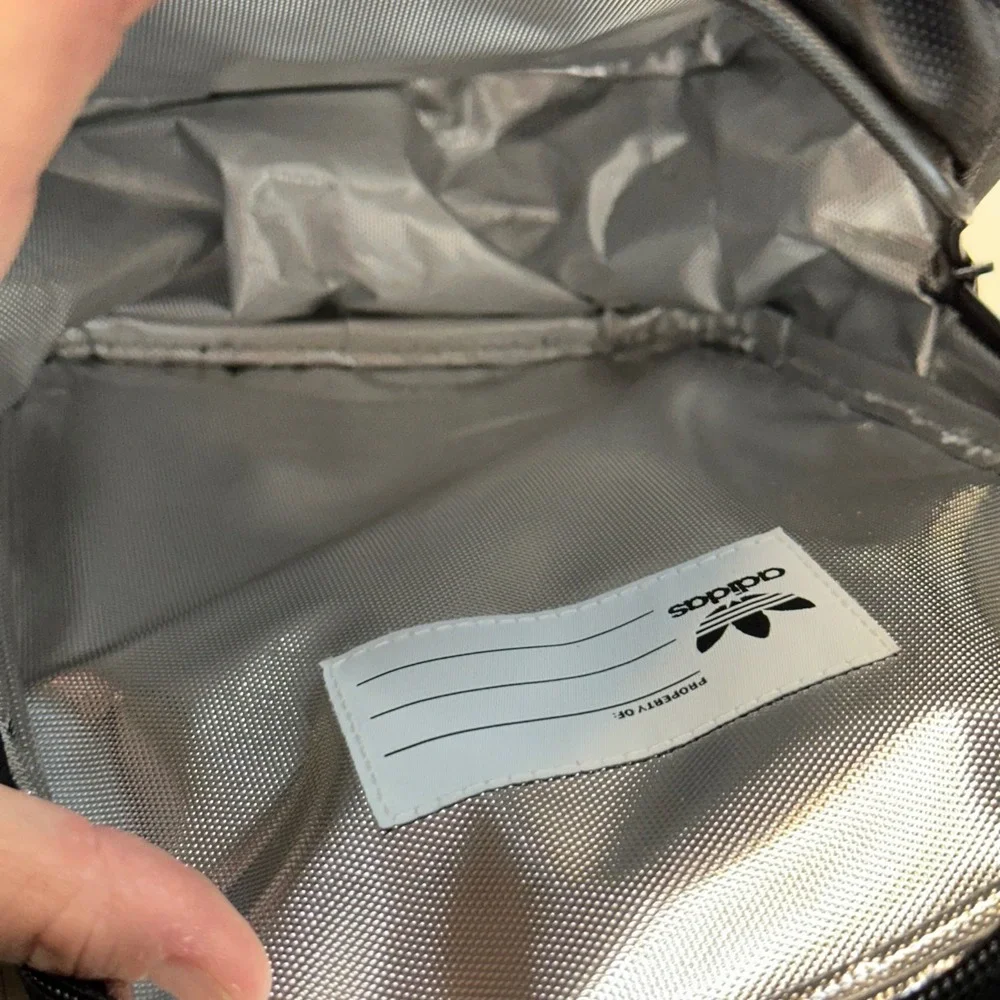 Adidas Santiago Lunch Bag Unisex OS Black Trefoil Insulated Excellent NWOT